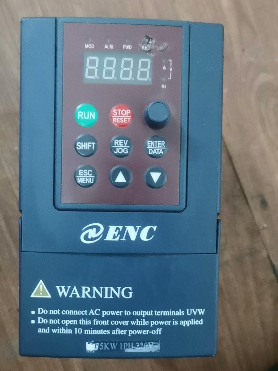 易能变频器EDS800-2S0007N  220V