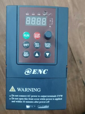 易能变频器EDS800-2S0007N  220V