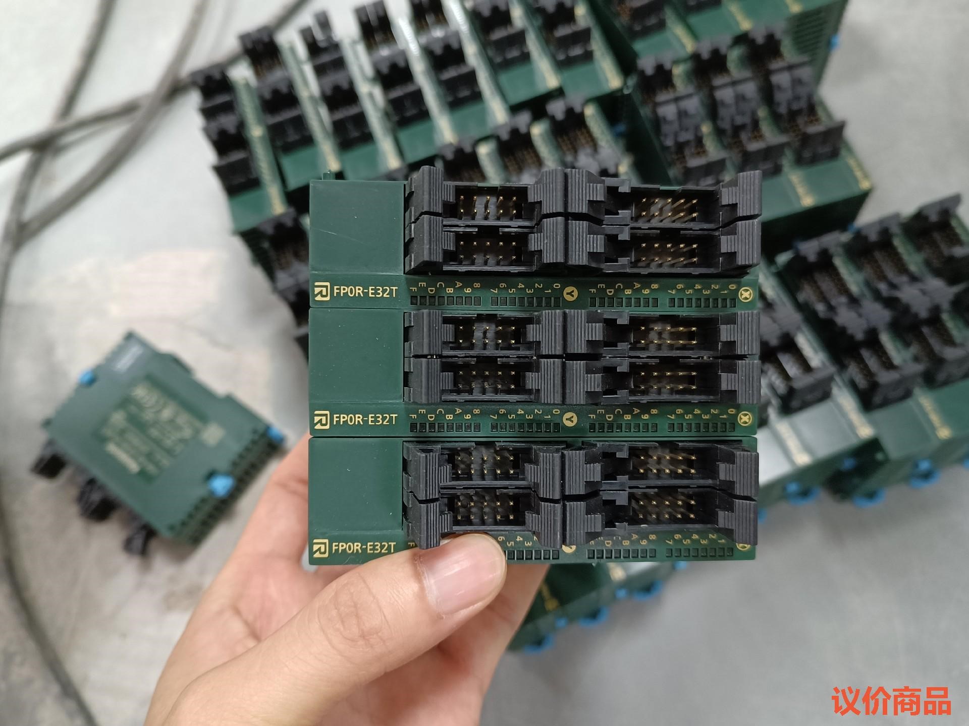 AFP0RE32T 松下扩展模块AFP0RE32T，成色充新