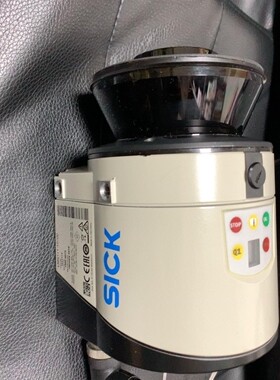 SICK激光雷达LMS111-10100 成色漂亮，上盖掉了