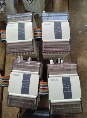 信捷PLC   XD-E2DA，成色九五新，测试正常，功能包