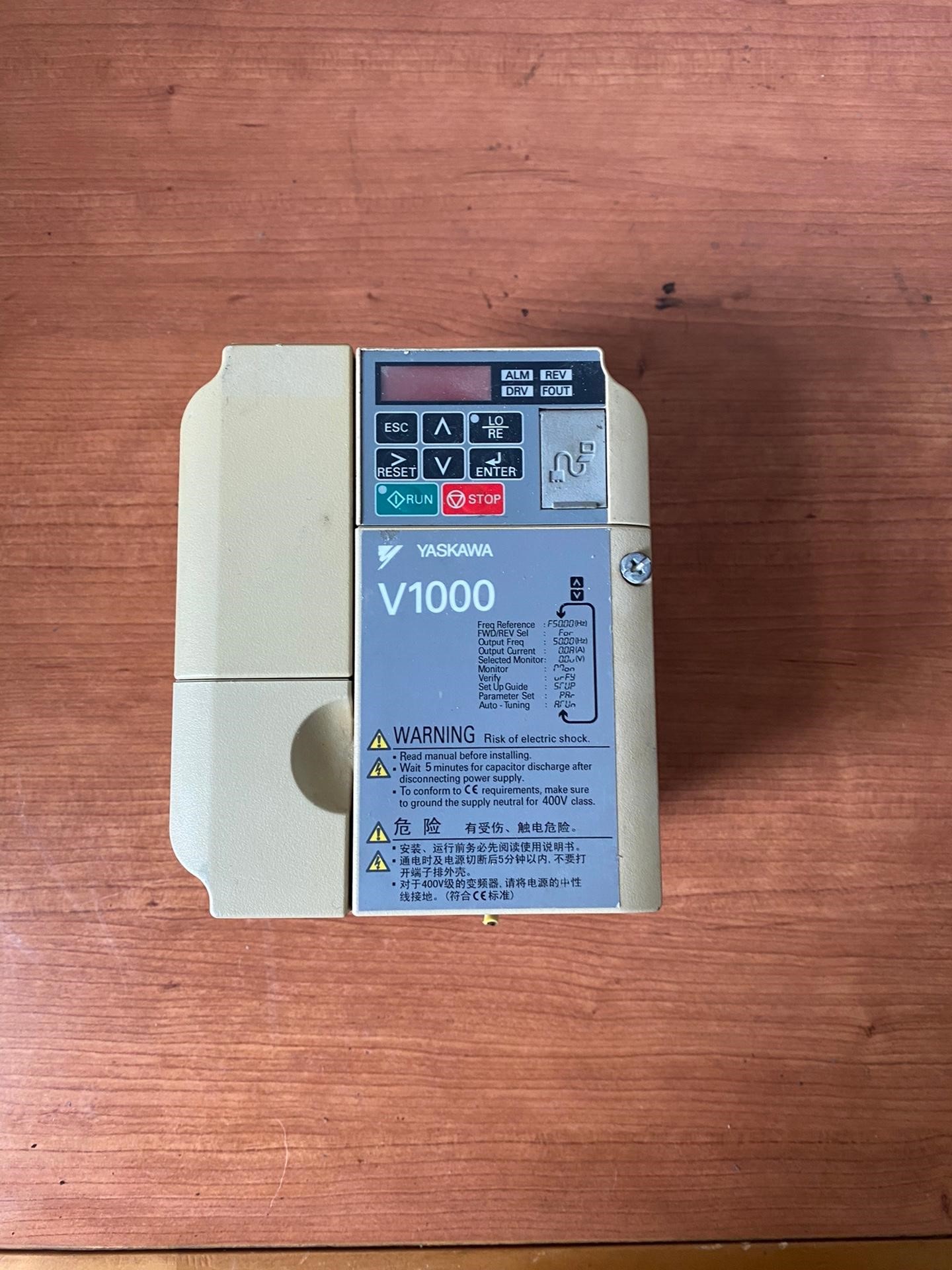 安川   CIMR-VB4A0002BBA  功能完好无损