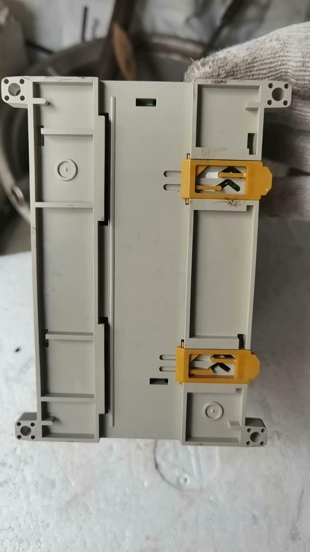 全新欧姆龙plc  CPM2AH-40CDR-A一台