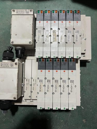 SMC电磁阀VQ4300-51，功能正常，成色漂亮