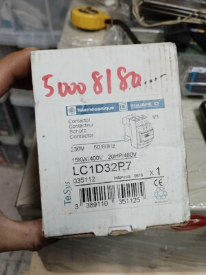 LC1D32P7C 施耐德接触器 全新工程余货一件，包装有点