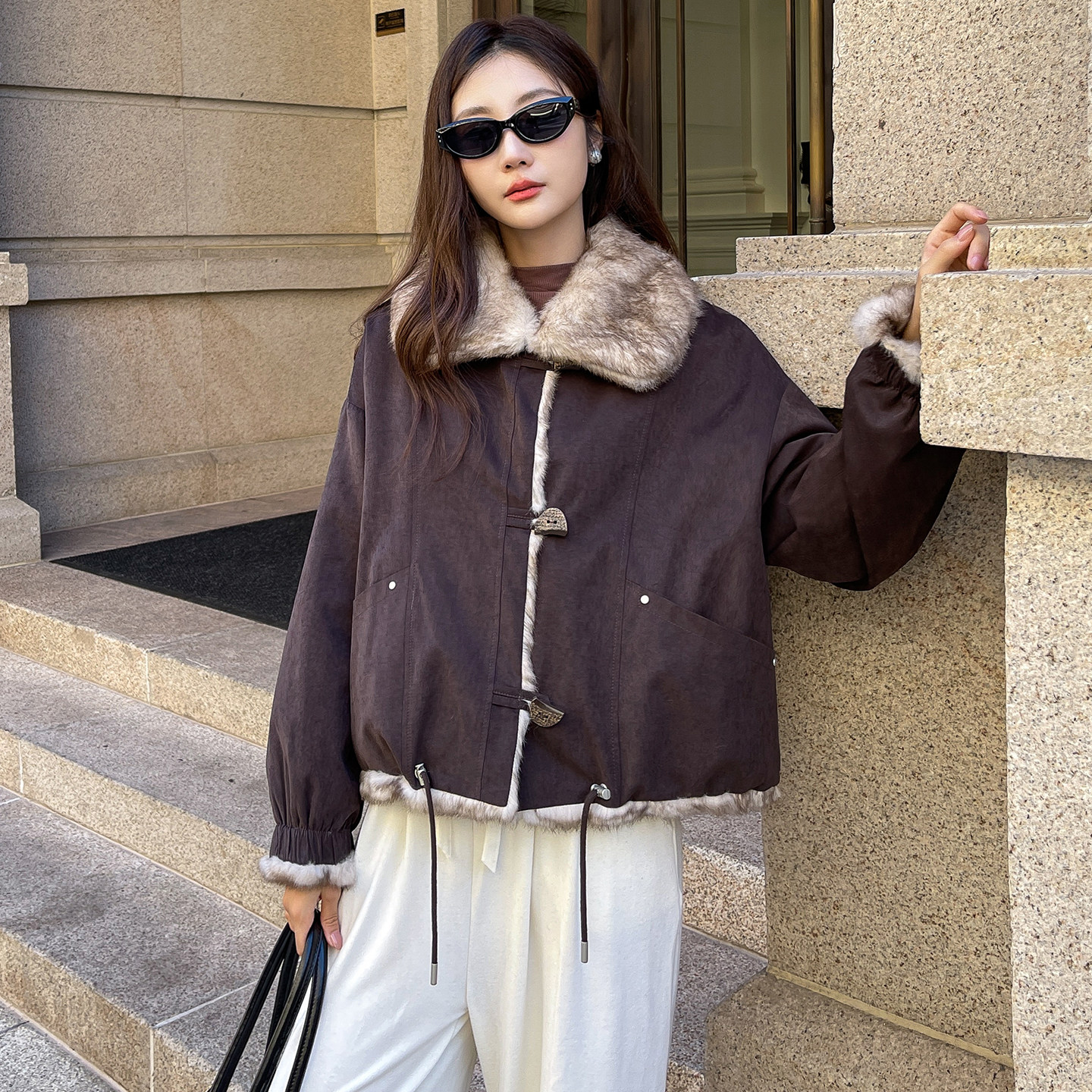 皮草外套女2026冬新款大翻领兔毛内胆短款派克服女皮毛一体两面穿
