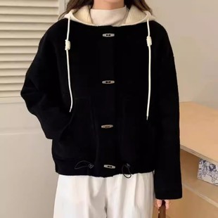 百搭小个子休闲牛角扣针织上衣开衫 春秋季 连帽时尚 新款 外套女短款