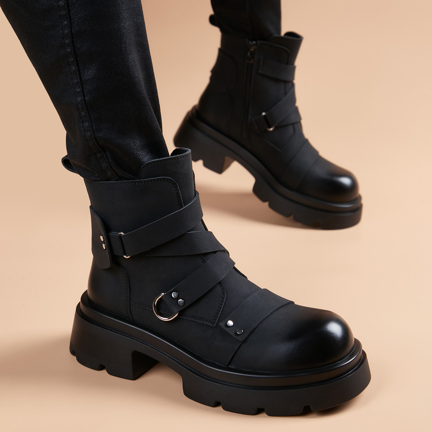 马丁靴男款2026新款英伦风增高中帮短靴痞帅高级感厚底黑色工装靴