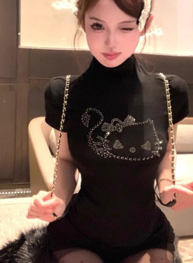 黑色紧身烫钻小高领辣妹短款上衣