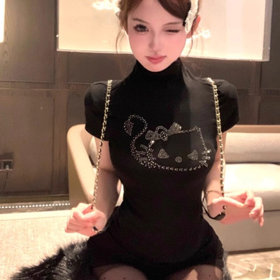 黑色紧身烫钻小高领辣妹短款上衣