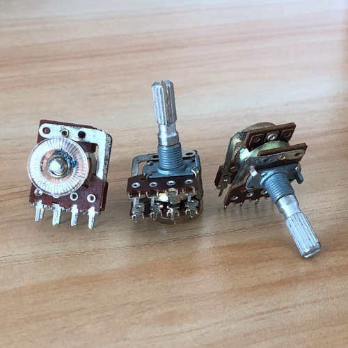 148型 16型 音响音量电位器 双联8脚带步进 A50K 花轴 轴长25mm
