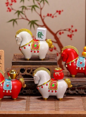 国潮马年马上发财吉祥物礼盒摆件