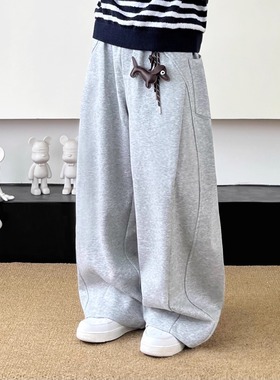 SWAG花灰色挂件卫裤美式解构拼接弯刀休闲裤垂感重磅直筒阔腿裤男