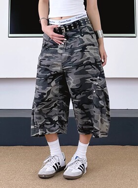 SWAG美式复古迷彩工装牛仔短裤男女设计感剪裁弯刀休闲阔腿七分裤