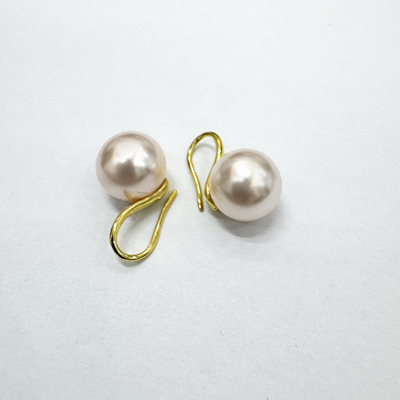 12-13mm樱花粉珍珠高跟鞋耳钩ESA506