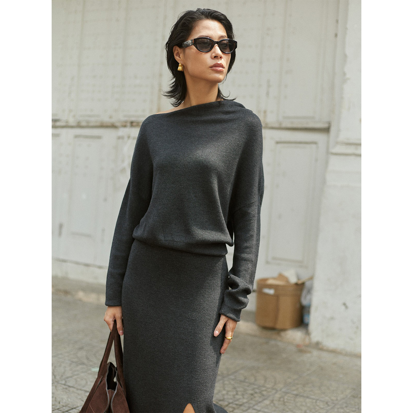 羊毛褶皱斜肩落肩设计套头针织衫