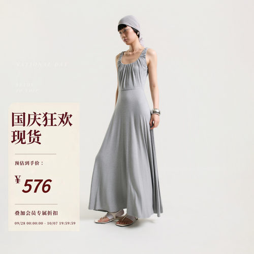灰色设计感U领连衣裙显瘦大摆裙