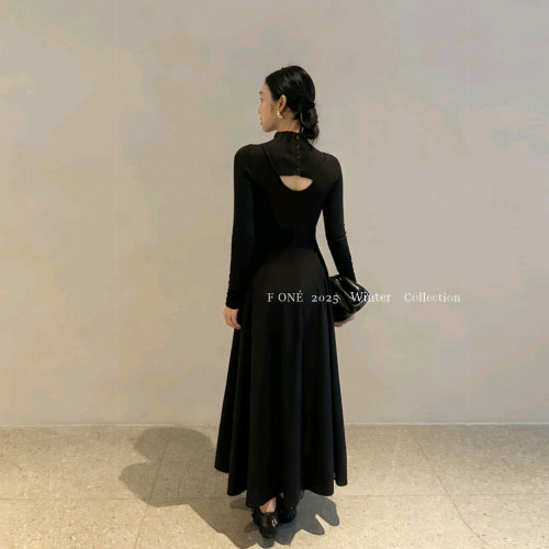 法式后背露背设计毛针织连衣裙