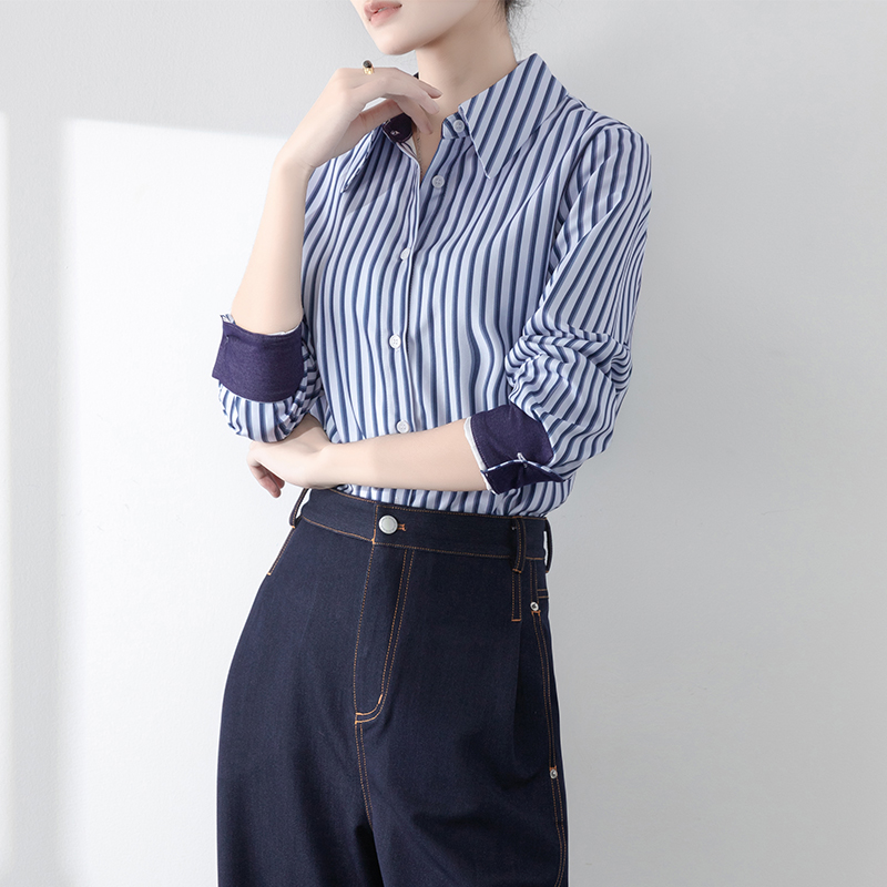 通勤风格蓝色条纹衬衫