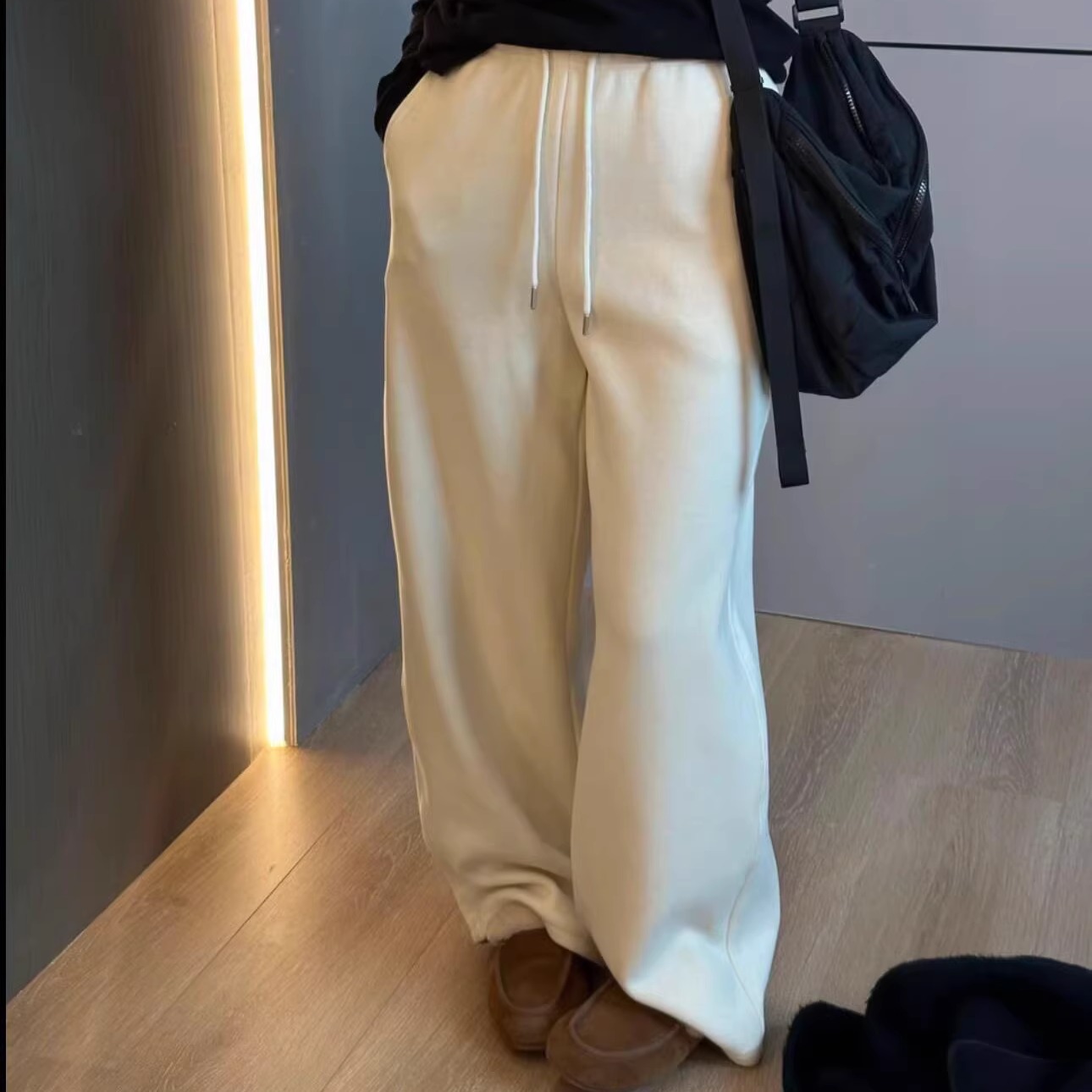 贝壳扣加绒阔腿裤抽绳松紧腰2025冬季自留休闲裤女裤加厚保暖卫裤