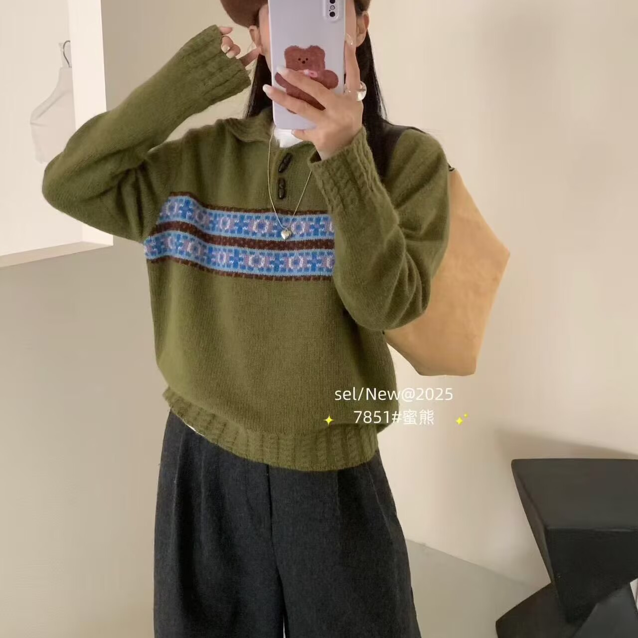 原单外贸密熊羊毛绒针织软糯大翻领提花复古冬季毛衣两粒扣套头潮