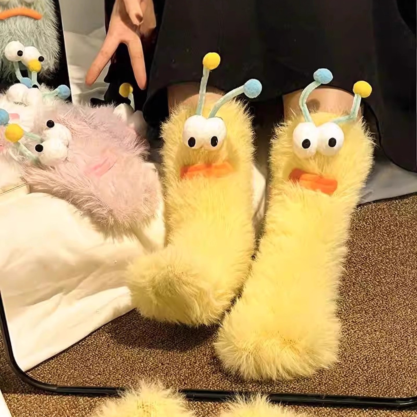 可爱居家丑萌毛绒中筒袜