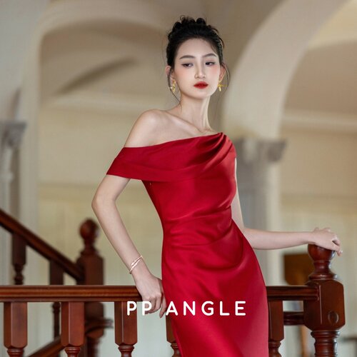 红色新娘订婚礼服气质缎面敬酒服小众晨袍高级感生日宴会连衣裙女