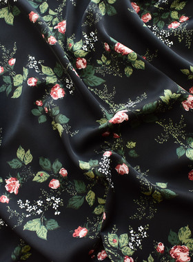 时尚布艺 黑色植物花SPH破卡缎面雪纺布料春夏印花面料不透柔软
