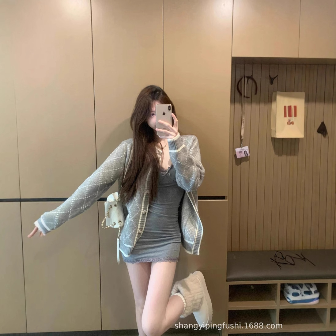 Lukira【心动私服】设计感菱格毛衣外套女秋冬灰色中长款针织开衫