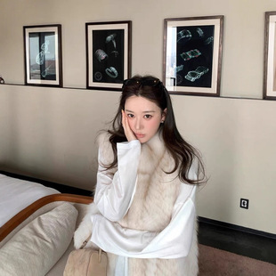 网红同款朦胧月光复古立领精致V字车条狐狸毛马甲背心皮草外套