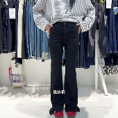 显瘦弹力开叉喇叭裤 flower花匣子500882黑色高腰微喇牛仔裤 女修身