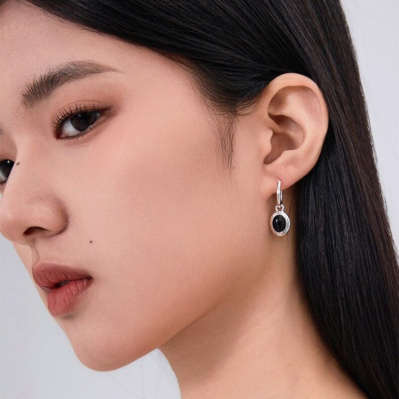 黑色椭圆耳坠耳环女简约时尚个性百搭S925镀银针耳扣ins网红耳饰