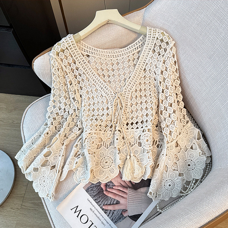 法式新款镂空勾花V领针织防晒罩衫女夏2025外穿系带独特别致上衣