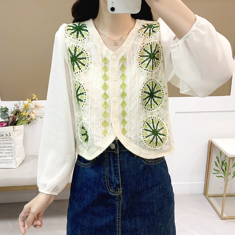 小清新V领刺绣衬衫女法式复古