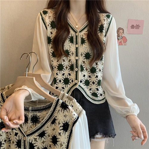 法式复古高级感V领衬衫绣花衬衣