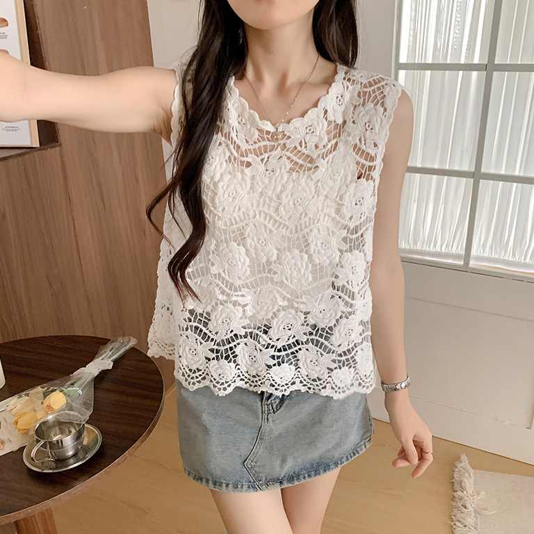 法式设计感棉轻奢镂空浮雕针织钩花背心马甲薄款夏季宽松罩衫上衣