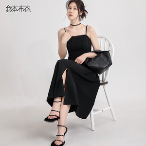 黑色吊带连衣裙夏季约会衣服穿搭