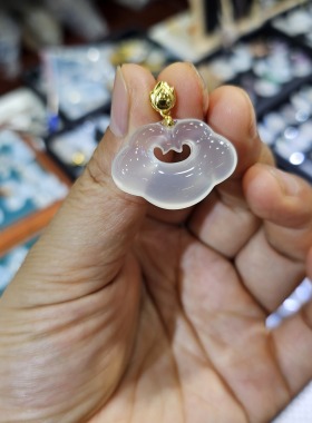 天然玛瑙中式高冰玉髓祥云锁如意吊坠男女平安锁吊坠礼物项链