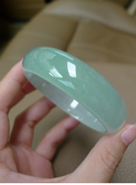 浅绿天然少女风全新玉手镯