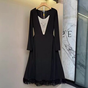 大码2025秋冬款时尚洋气链条装饰设计感收腰连衣裙绝美气质打底裙