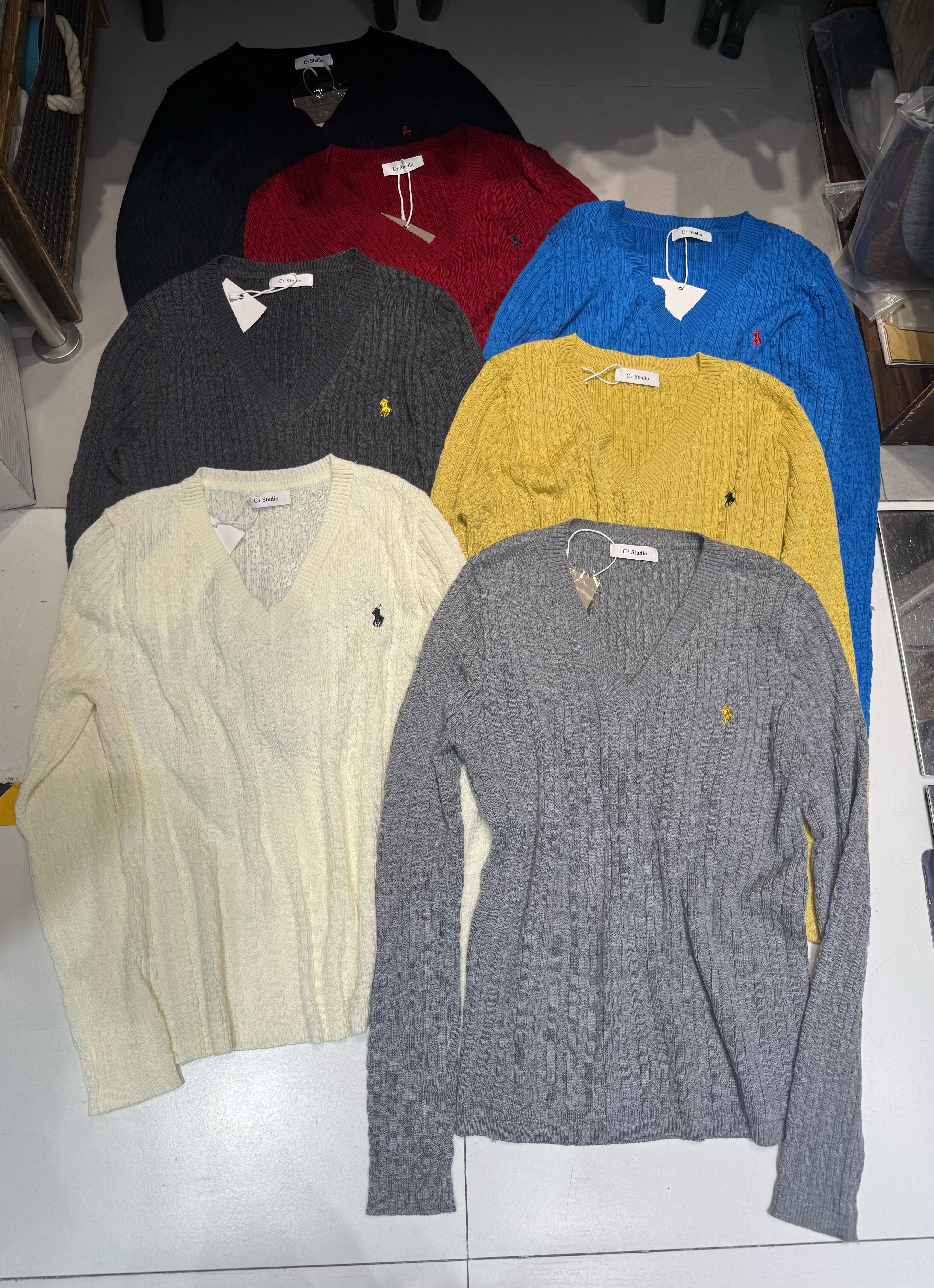 2025秋冬新款韩版极简老钱风时尚百搭显瘦V领长袖针织衫毛衣女装