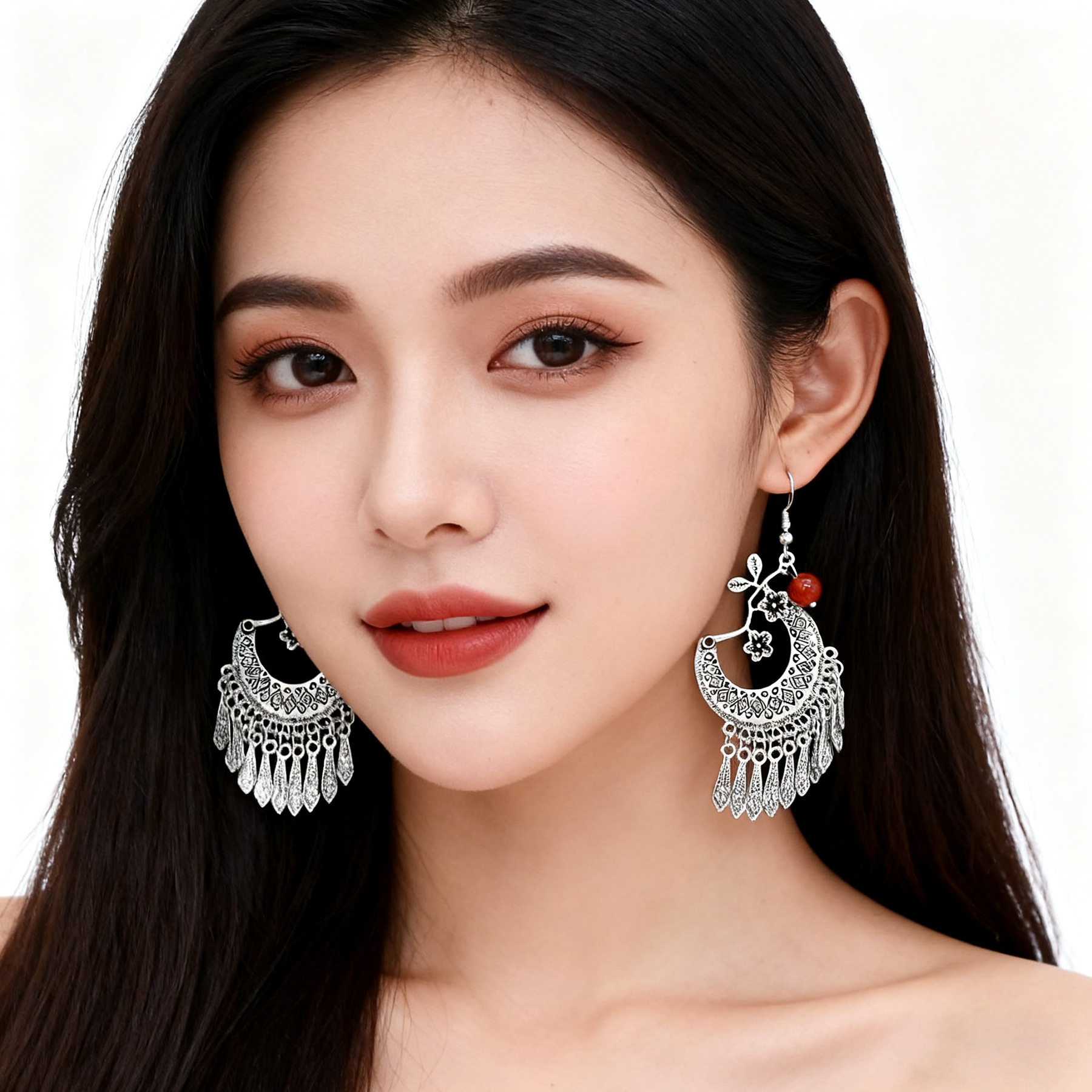 2025新款复古民族风月牙流苏耳环镂空雕花长款古银写真耳饰配饰