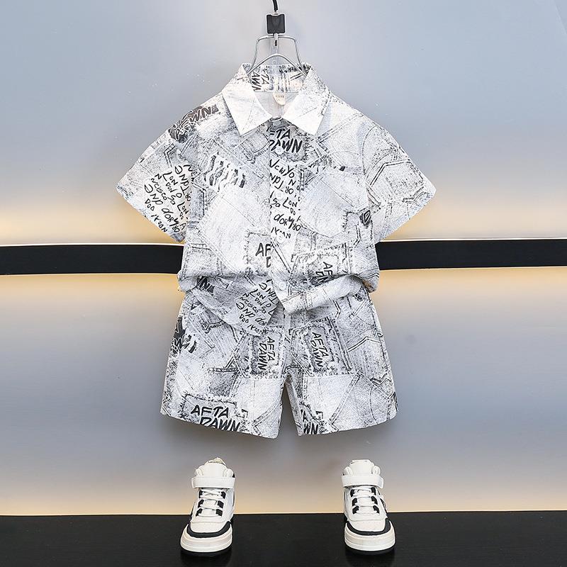 高档儿童2025新款港风复古报纸花衬衫男童沙滩海边度假夏威夷短袖