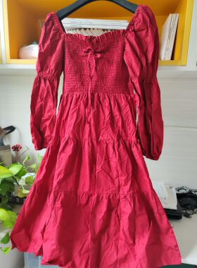 灯笼袖红色连衣裙 裙长90 胸66-90 腰围60-80  均码不退换