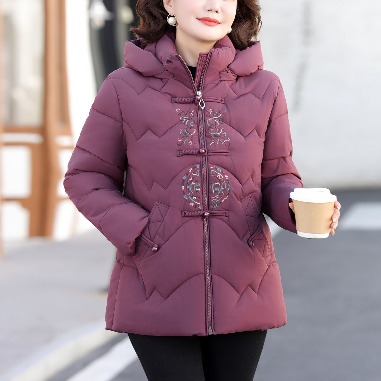 2025新款妈妈冬装棉衣加绒加厚羽绒棉服外套中老年女人装奶奶棉袄