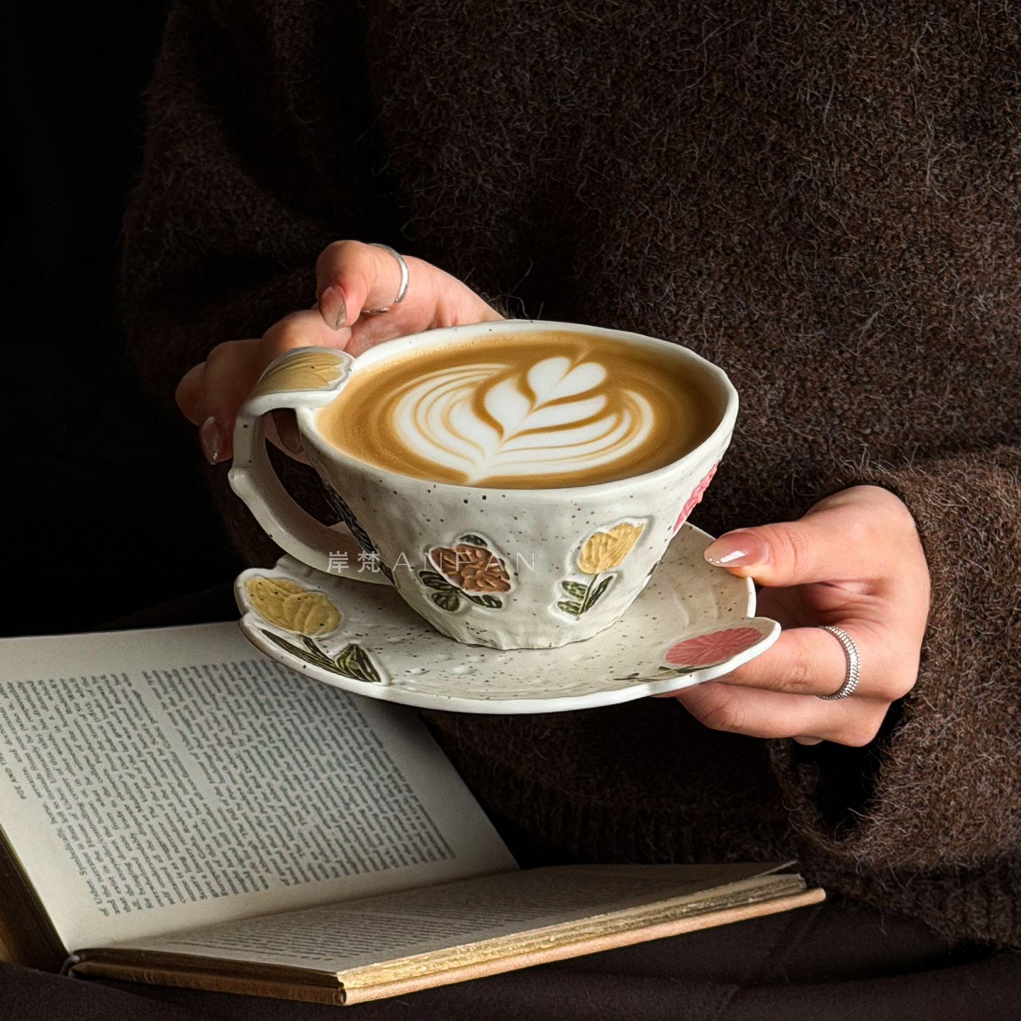 岸梵创意高颜值咖啡杯碟套装陶瓷马克杯拿铁拉花杯早餐燕麦水杯子