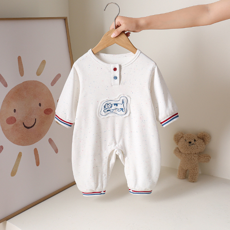 婴儿衣服秋装新款满天星小猫长袖连体衣男女宝宝外出a类纯棉爬服