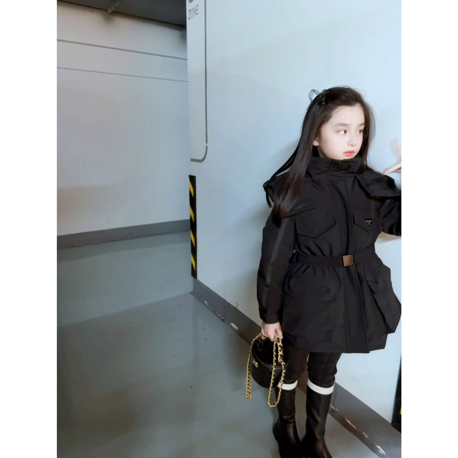 2025新款女童中长款派克服宝宝休闲洋气棉袄收腰爆款羽绒棉服女孩