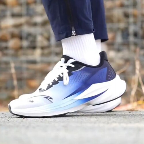 1安踏毒刺6代2025春季新品缓震回弹专业跑步鞋男防滑耐磨运动鞋