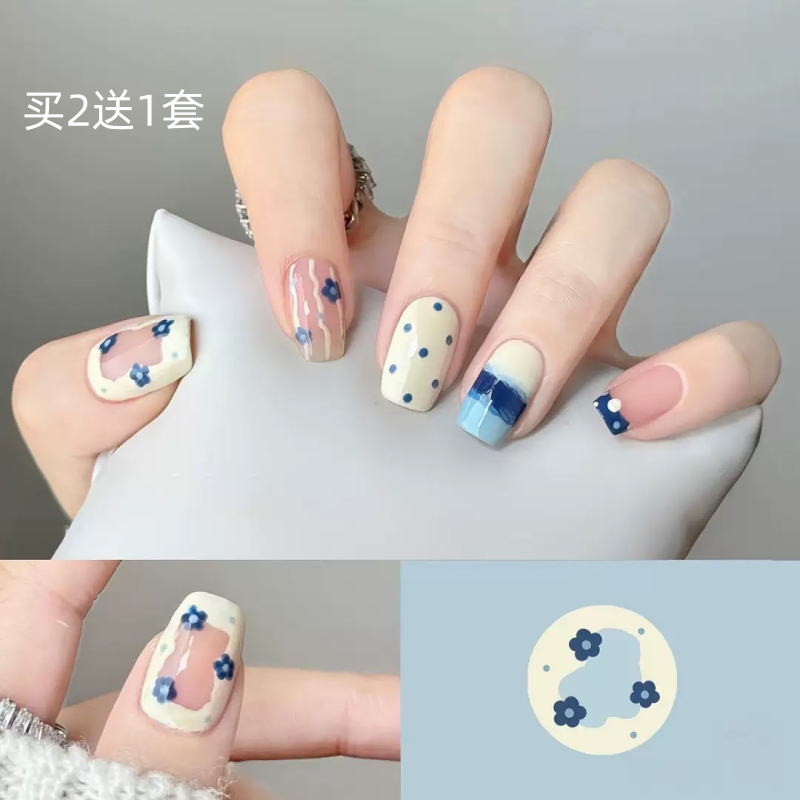 春夏显白穿戴甲成品卡通可爱假指甲贴片可拆卸短款美甲片学生可用